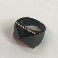 Black Pyramid 18MM - Ring